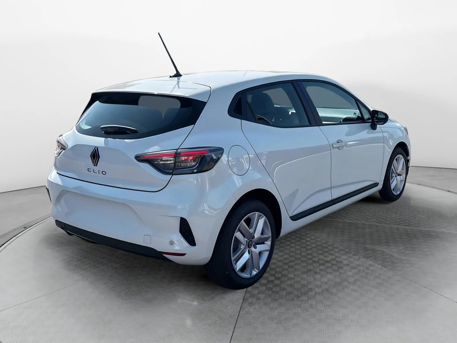 Acheter une renault Clio TCe 90 ch GSR2 d’occasion avec 1km disponible immédiatement - photo 5