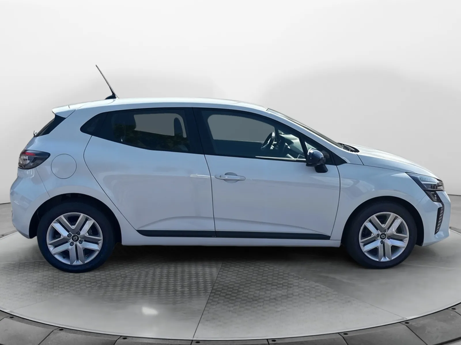 Acheter une renault Clio TCe 90 ch GSR2 d’occasion avec 1km disponible immédiatement - photo 6