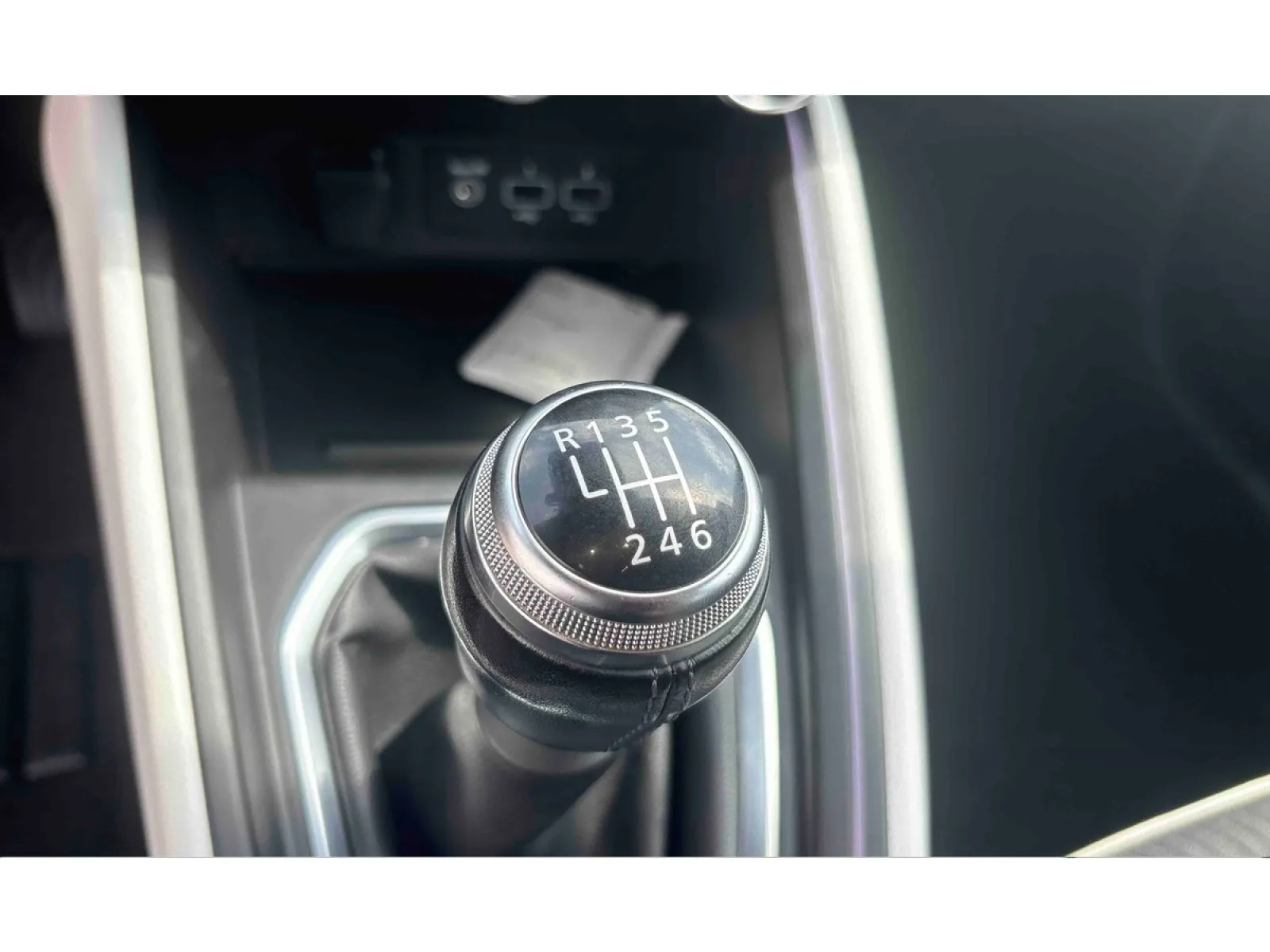 Acheter une renault Clio TCe 90 d’occasion avec 44948km disponible immédiatement - photo 22