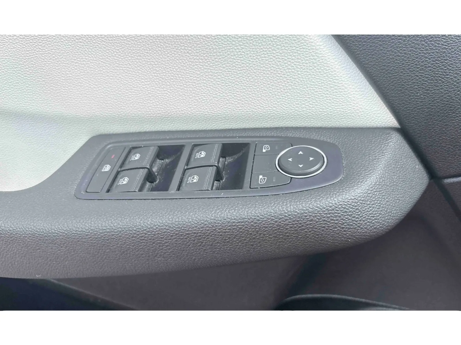 Acheter une renault Clio TCe 90 d’occasion avec 44948km disponible immédiatement - photo 18