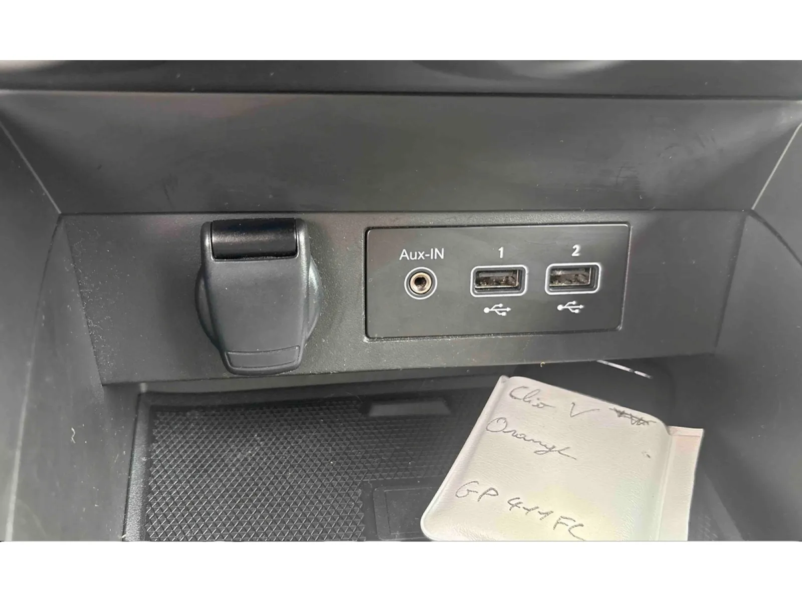 Acheter une renault Clio TCe 90 d’occasion avec 44948km disponible immédiatement - photo 17