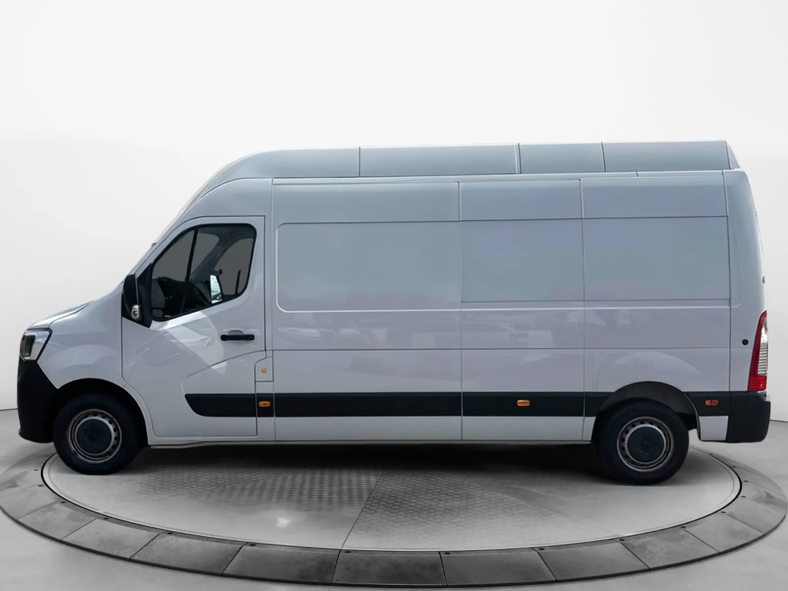 Acheter une renault MASTER FGN TRAC F3500 L3H3 BLUE DCI 135 d’occasion avec 21557km disponible immédiatement - photo 2