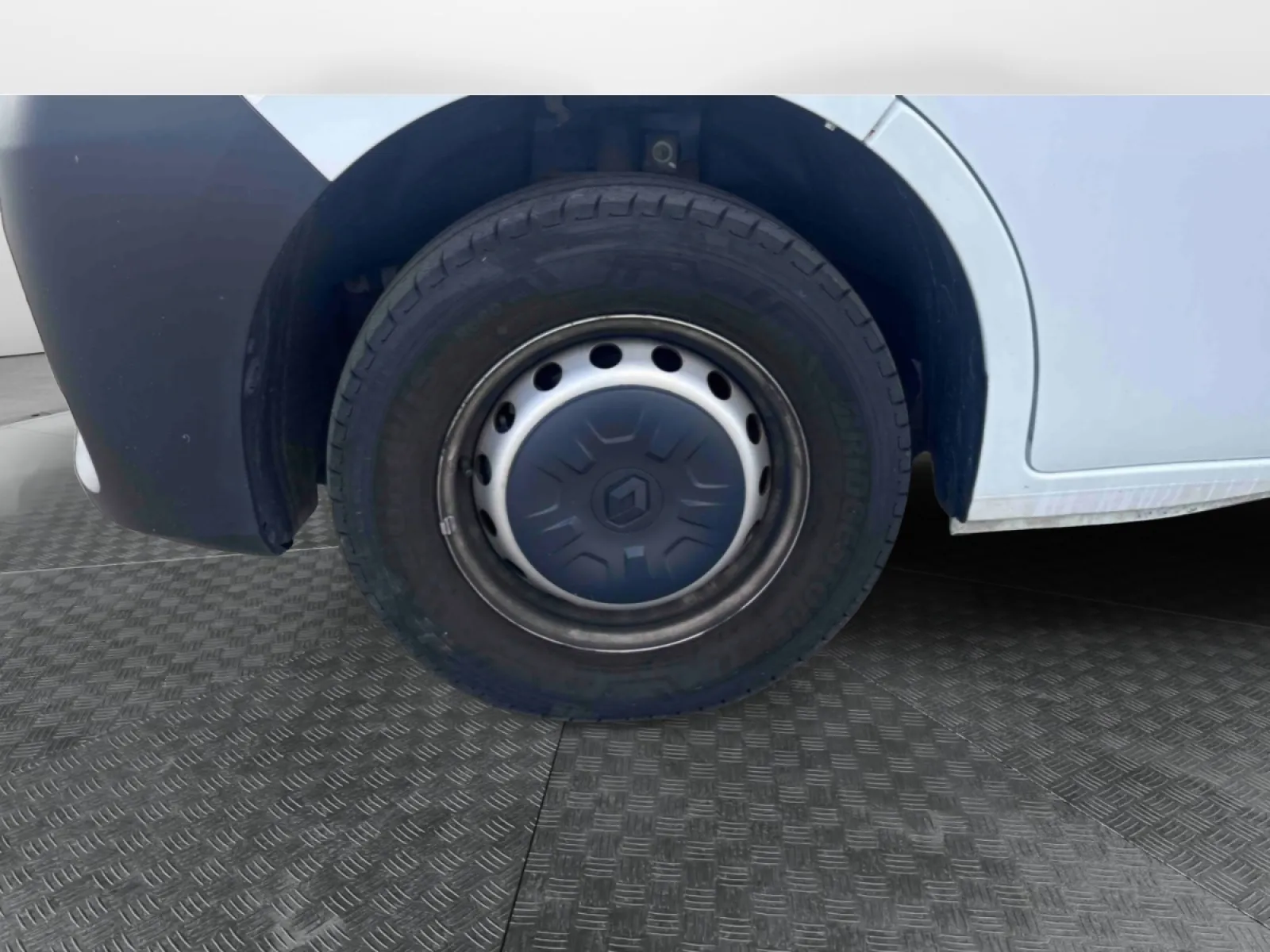 Acheter une renault MASTER FGN TRAC F3500 L3H3 BLUE DCI 135 d’occasion avec 20530km disponible immédiatement - photo 13