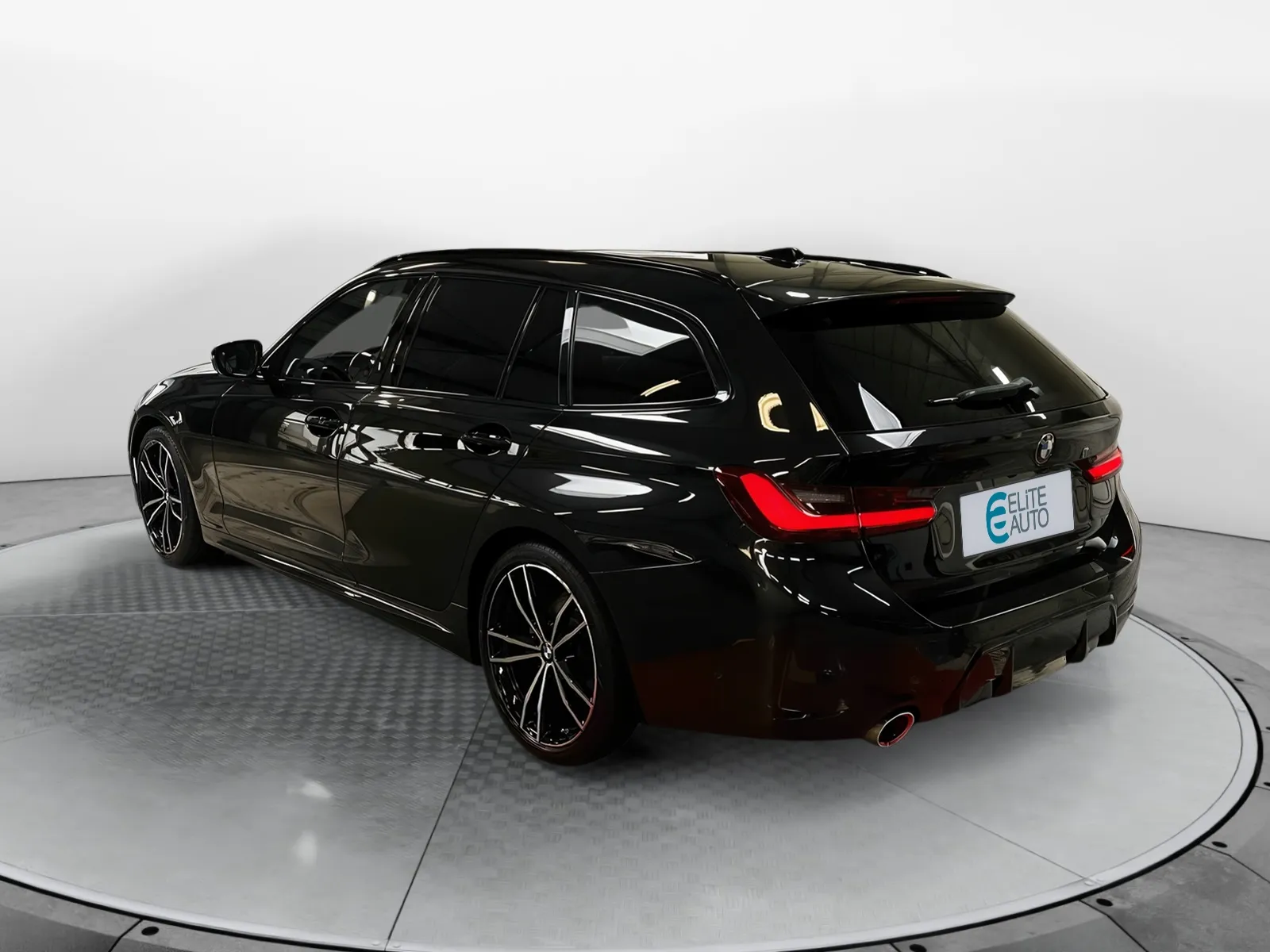 Acheter une bmw Touring 320d xDrive 190 ch BVA8 d’occasion avec 62528km disponible immédiatement - photo 3