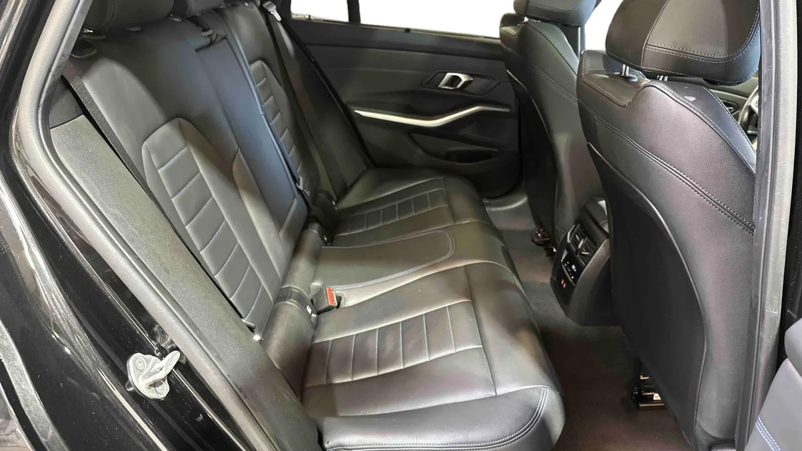 Acheter une bmw Touring 320d xDrive 190 ch BVA8 d’occasion avec 62528km disponible immédiatement - photo 25