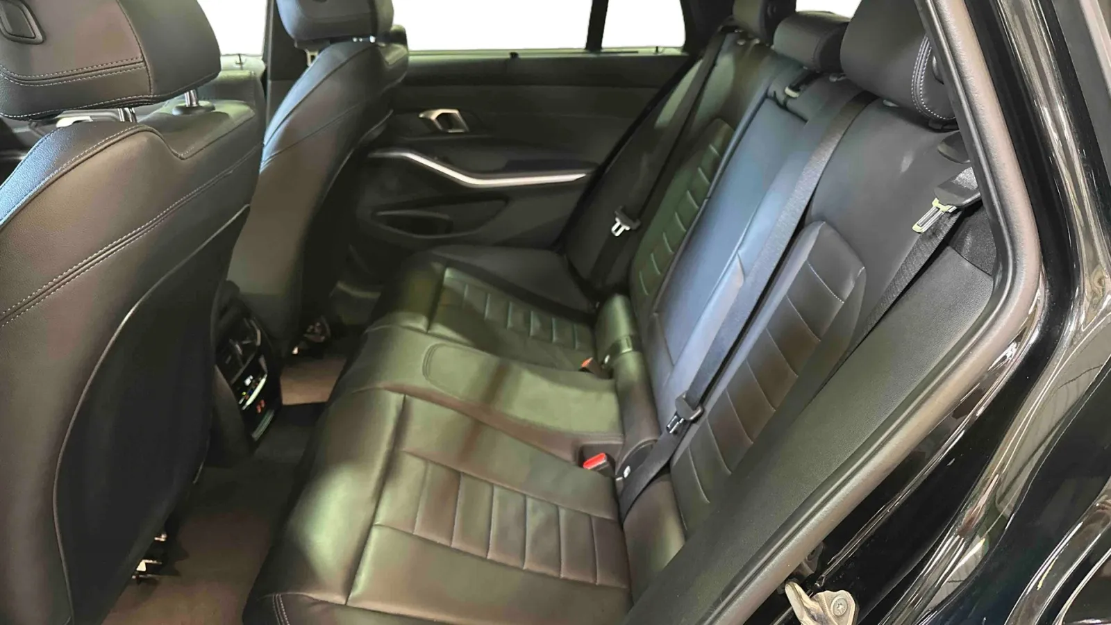 Acheter une bmw Touring 320d xDrive 190 ch BVA8 d’occasion avec 62528km disponible immédiatement - photo 24