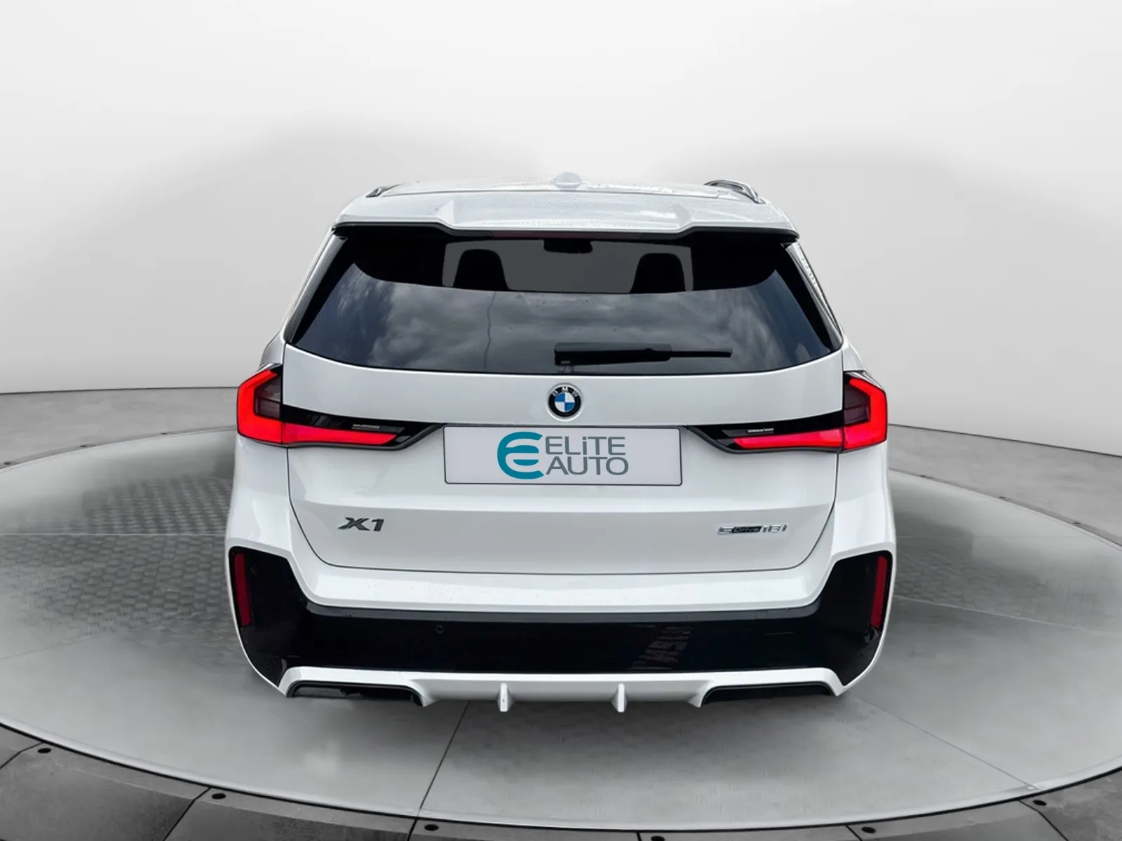 Acheter une bmw X1 sDrive 18i 136ch DKG7 d’occasion avec 52877km disponible immédiatement - photo 4