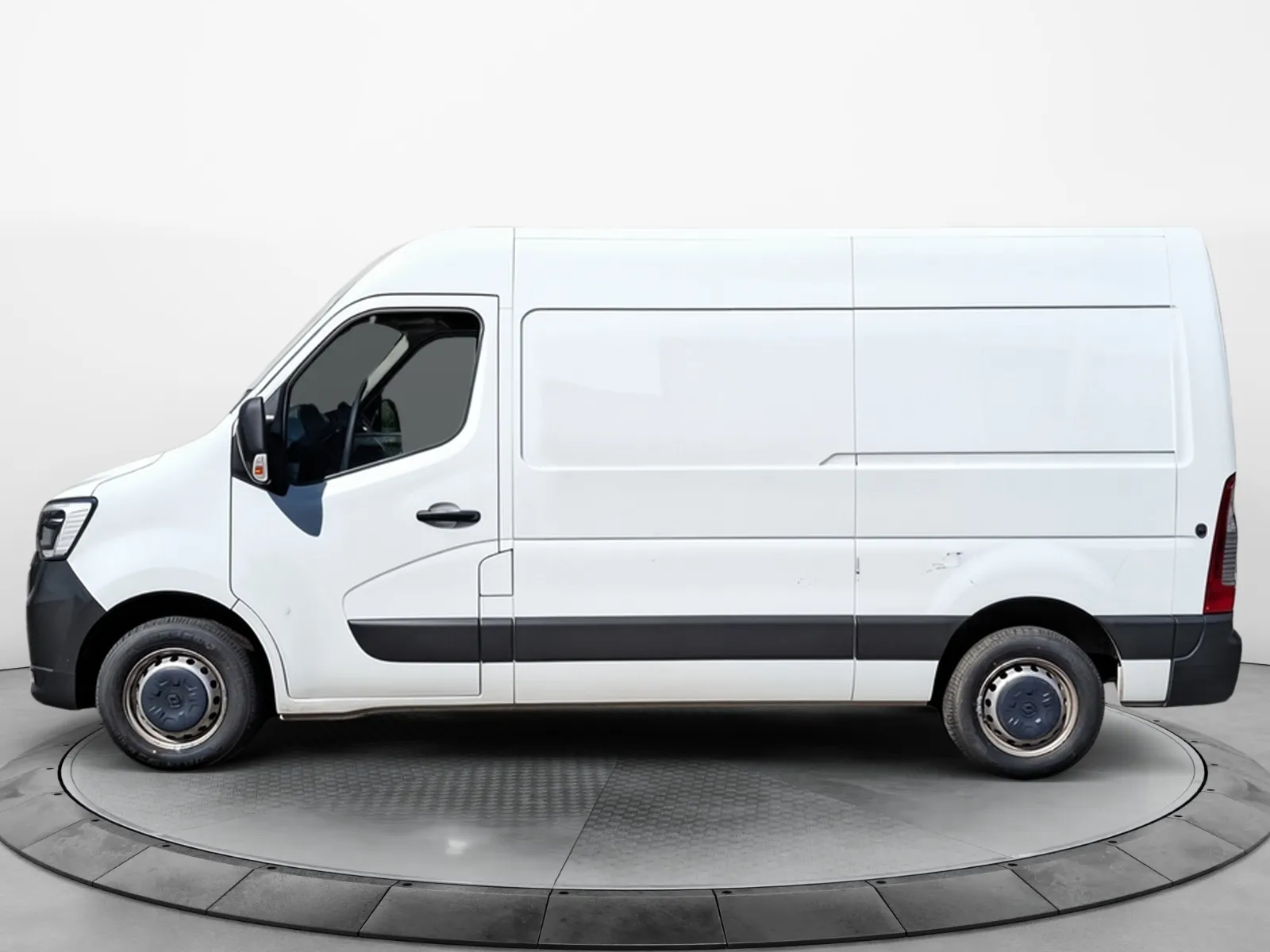 Acheter une renault MASTER FGN TRAC F3300 L2H2 BLUE DCI 135 d’occasion avec 57507km disponible immédiatement - photo 2