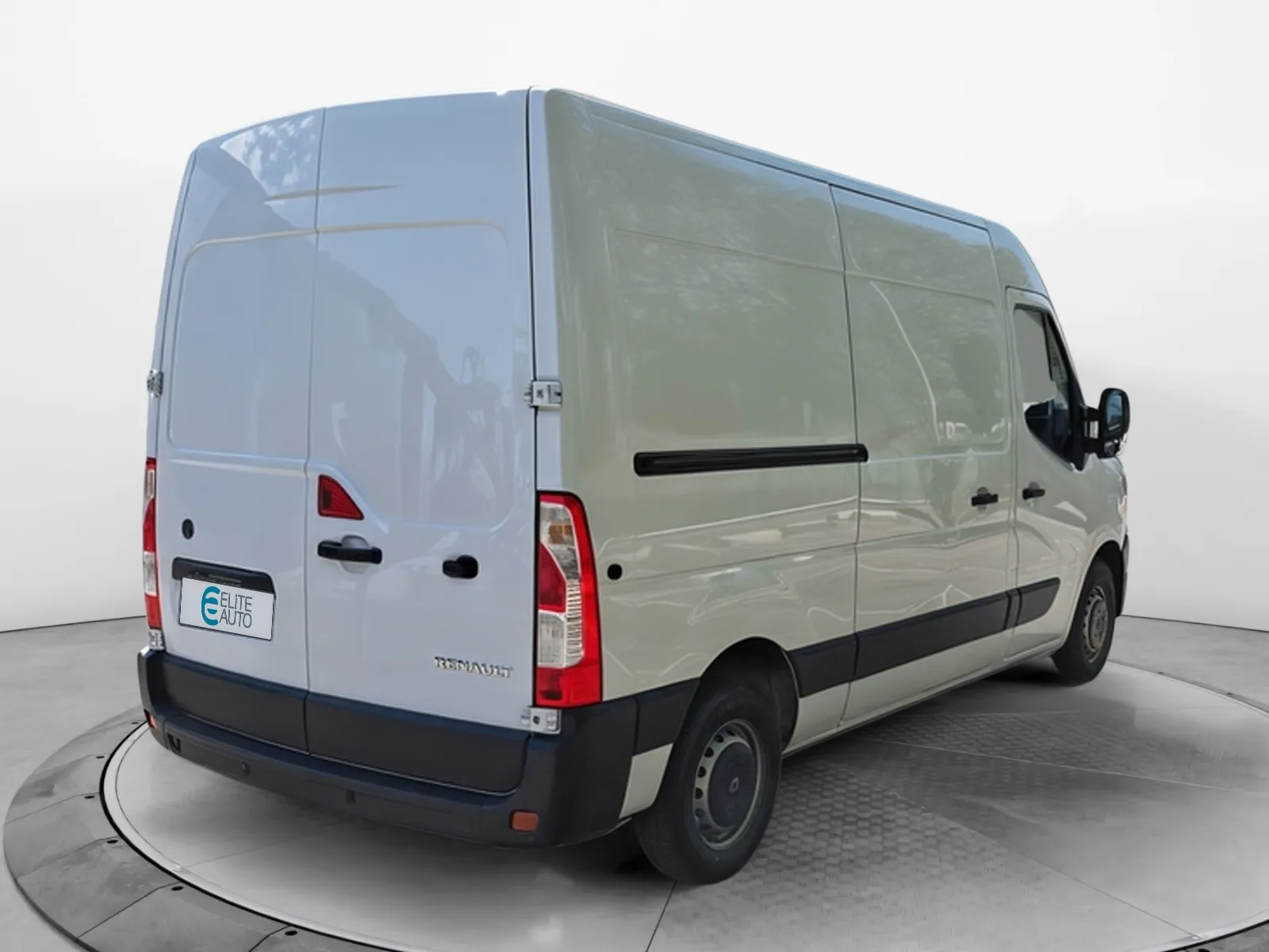 Acheter une renault MASTER FGN TRAC F3300 L2H2 BLUE DCI 135 d’occasion avec 57507km disponible immédiatement - photo 5