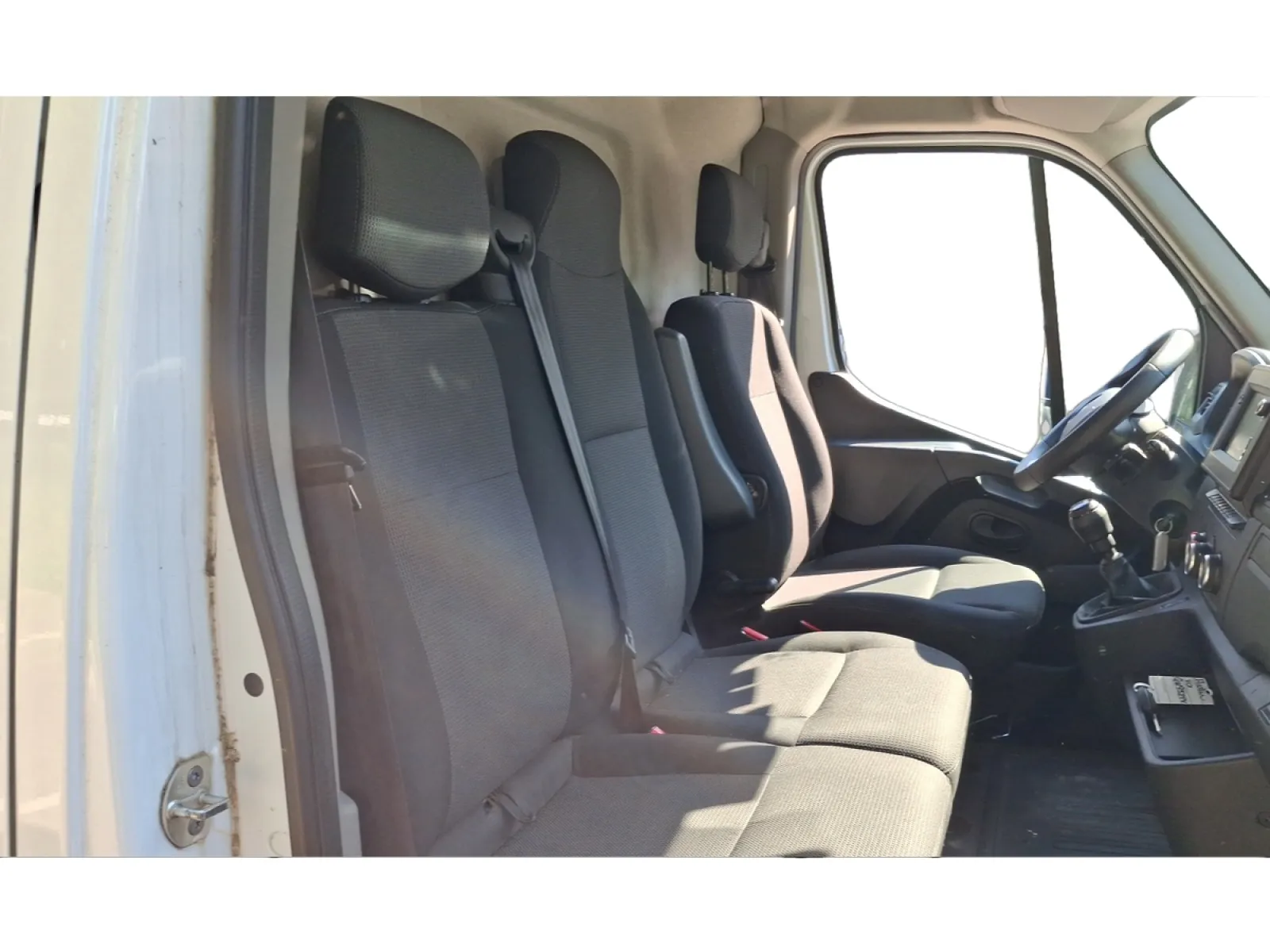 Acheter une renault MASTER FGN TRAC F3300 L2H2 BLUE DCI 135 d’occasion avec 57507km disponible immédiatement - photo 12
