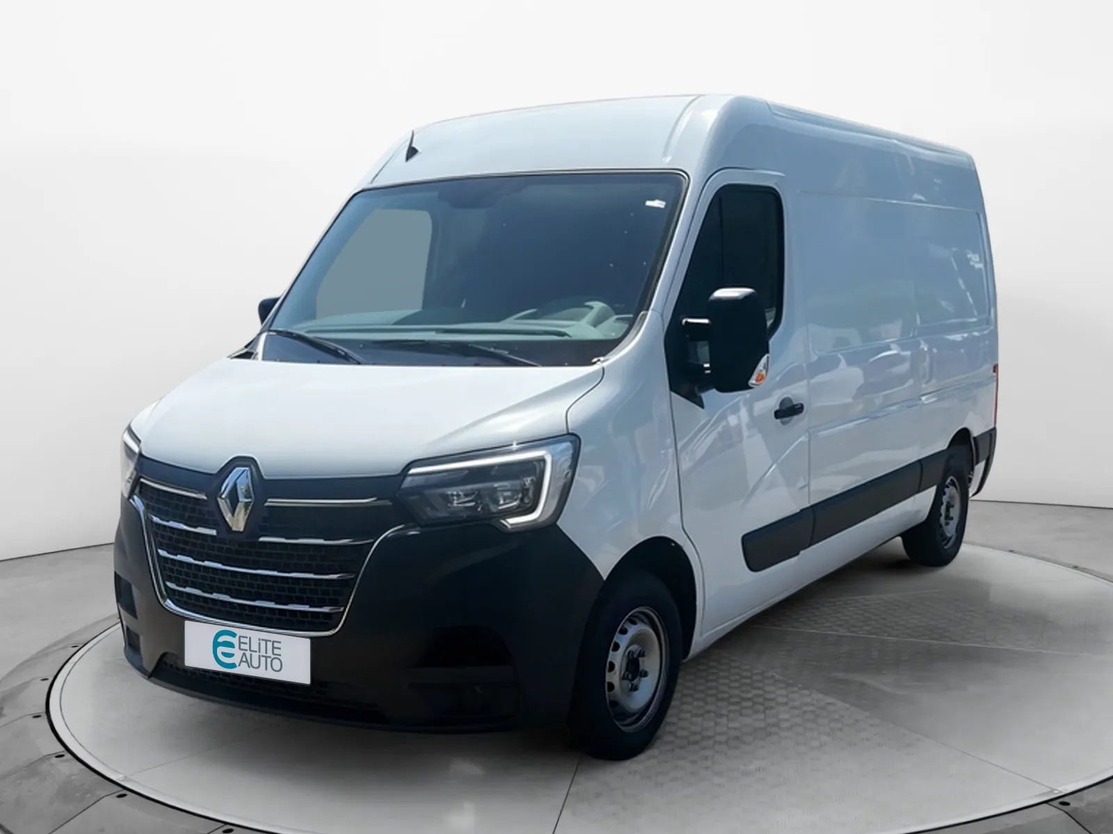 Acheter une renault MASTER FGN TRAC F3300 L2H2 BLUE DCI 135 d’occasion avec 50776km disponible immédiatement - photo 1