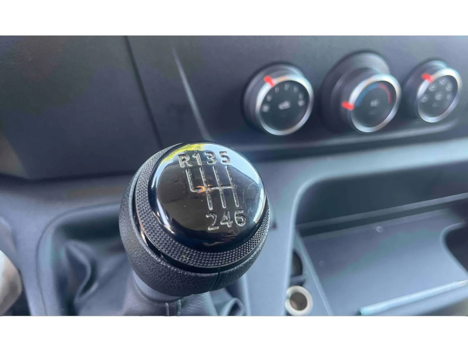 Acheter une renault MASTER FGN TRAC F3300 L2H2 BLUE DCI 135 d’occasion avec 50776km disponible immédiatement - photo 22