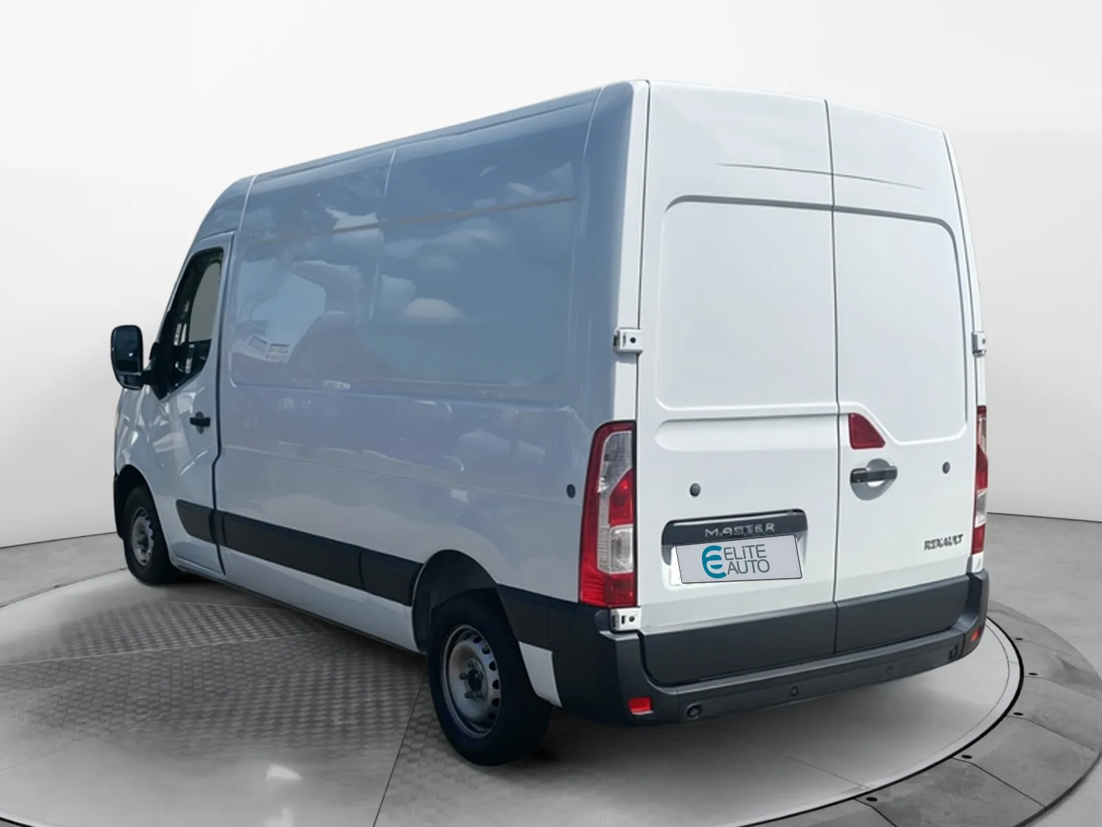 Acheter une renault MASTER FGN TRAC F3300 L2H2 BLUE DCI 135 d’occasion avec 50776km disponible immédiatement - photo 3