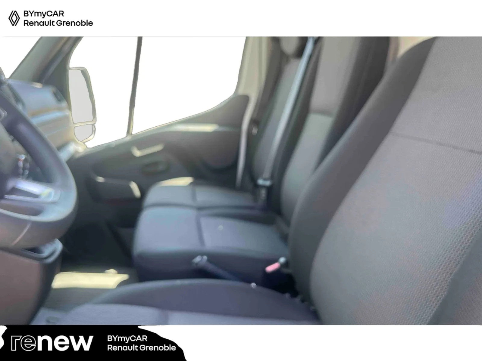 Acheter une renault MASTER FGN TRAC F3300 L2H2 BLUE DCI 135 d’occasion avec 50776km disponible immédiatement - photo 11