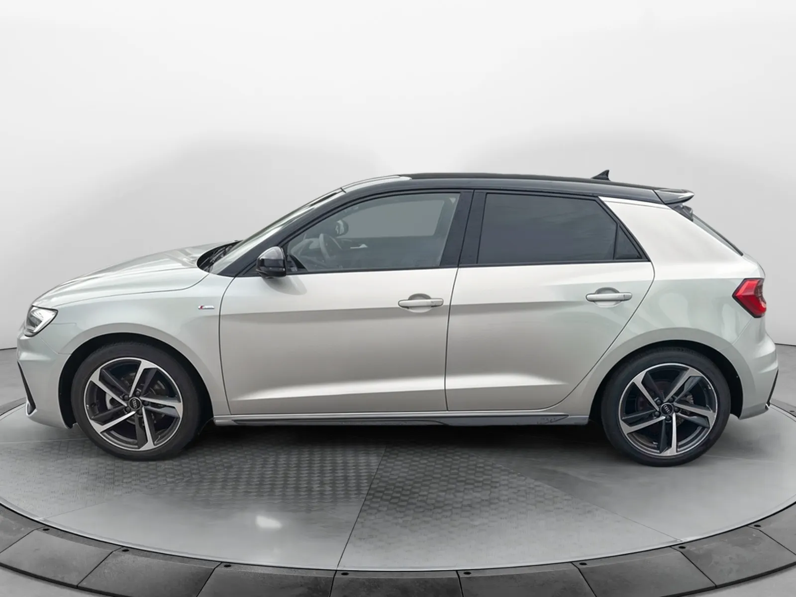 Acheter une audi A1 Sportback 35 TFSI 150 ch S tronic 7 d’occasion avec 15456km disponible immédiatement - photo 2