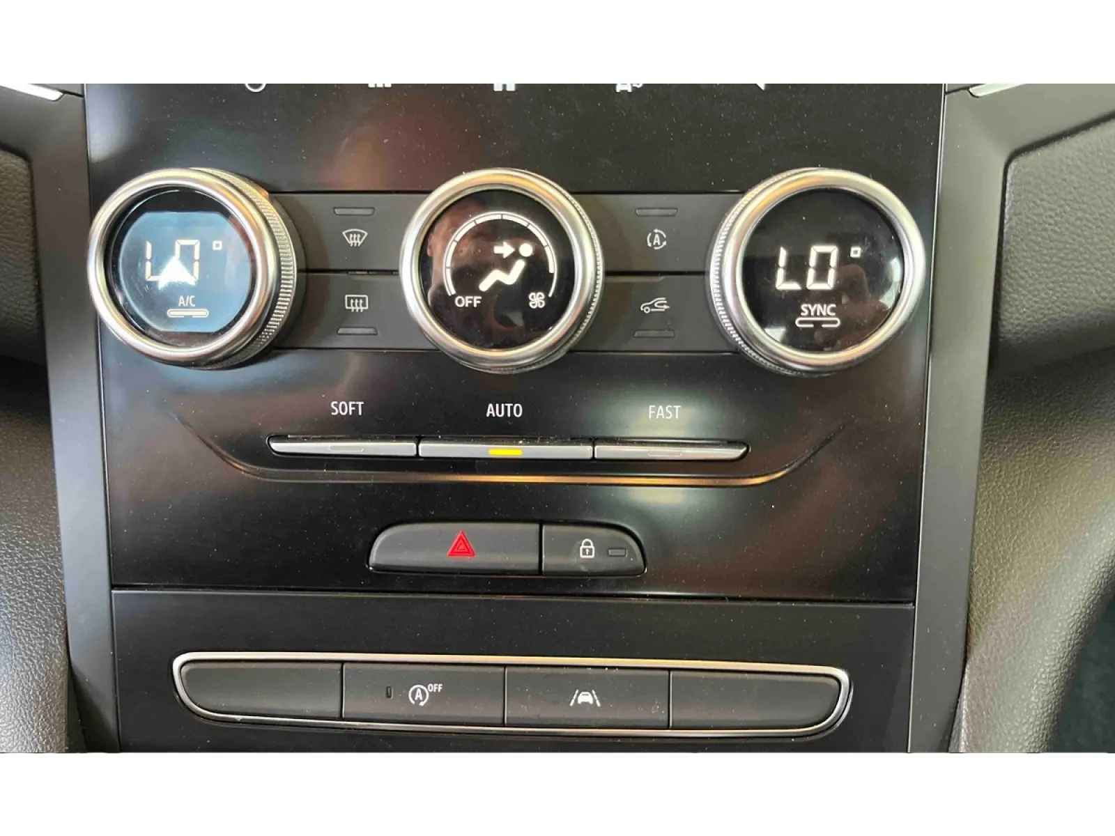 Acheter une renault Mégane IV Berline Blue dCi 115 EDC - 21N d’occasion avec 30391km disponible immédiatement - photo 17