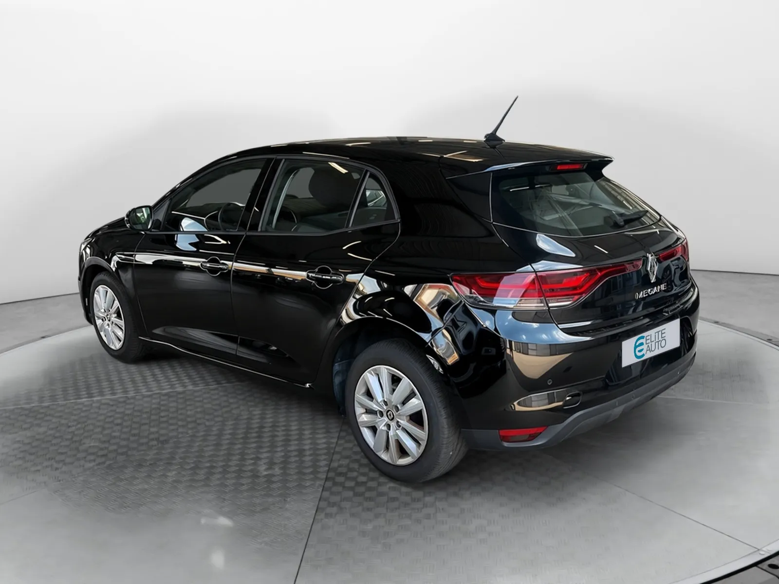 Acheter une renault Mégane IV Berline Blue dCi 115 EDC - 21N d’occasion avec 30391km disponible immédiatement - photo 3
