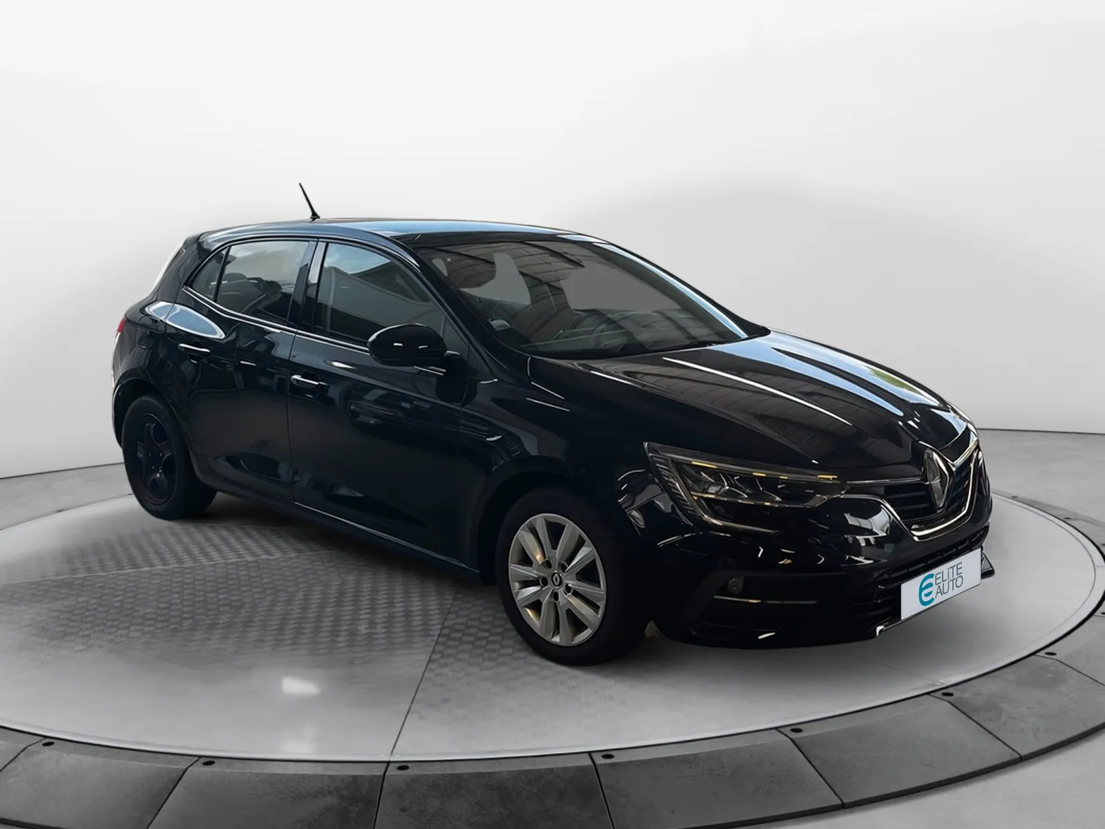 Acheter une renault Mégane IV Berline Blue dCi 115 EDC - 21N d’occasion avec 30391km disponible immédiatement - photo 7
