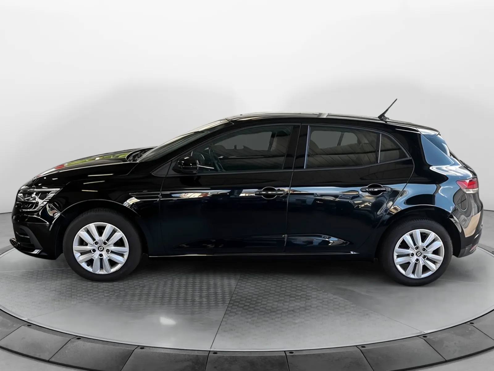 Acheter une renault Mégane IV Berline Blue dCi 115 EDC - 21N d’occasion avec 30391km disponible immédiatement - photo 2