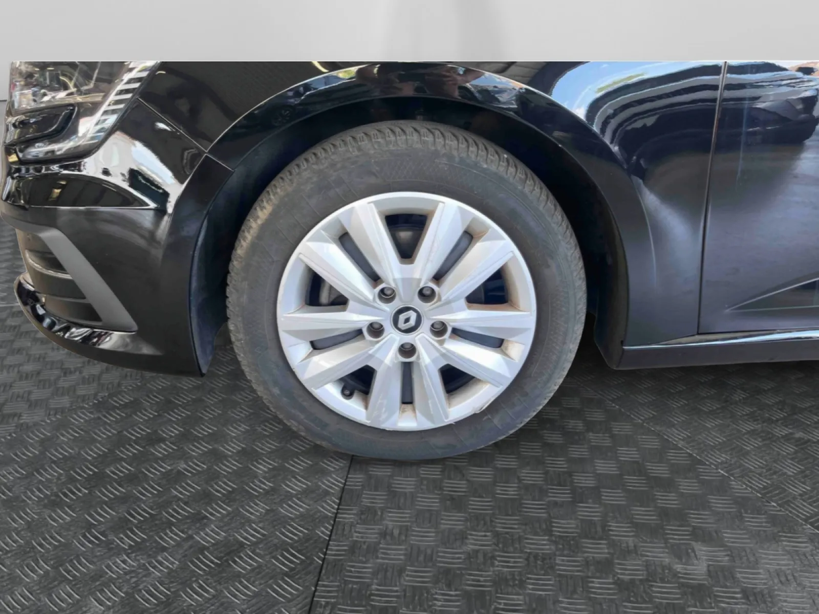 Acheter une renault Mégane IV Berline Blue dCi 115 EDC - 21N d’occasion avec 30391km disponible immédiatement - photo 14