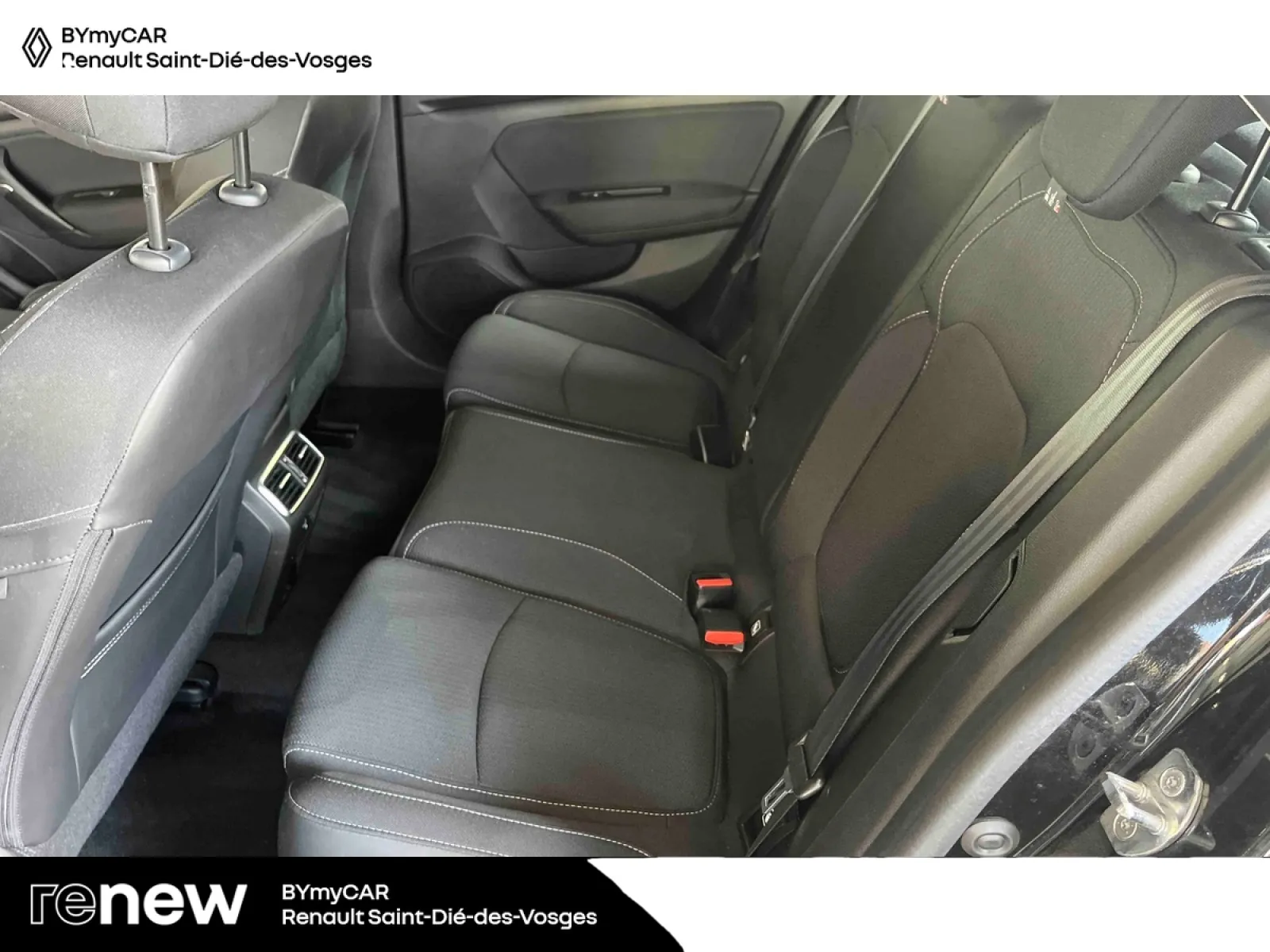 Acheter une renault Mégane IV Berline Blue dCi 115 EDC - 21N d’occasion avec 30391km disponible immédiatement - photo 12