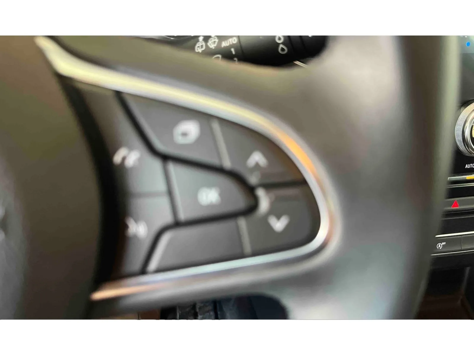 Acheter une renault Mégane IV Berline Blue dCi 115 EDC - 21N d’occasion avec 30391km disponible immédiatement - photo 18