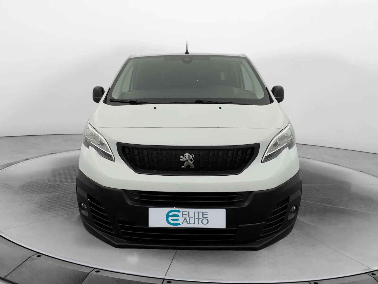 Acheter une peugeot EXPERT FGN M BLUEHDI 145 S&S EAT8 d’occasion avec 30590km disponible immédiatement - photo 8