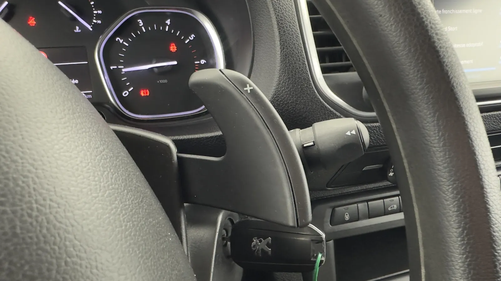 Acheter une peugeot EXPERT FGN M BLUEHDI 145 S&S EAT8 d’occasion avec 30590km disponible immédiatement - photo 20