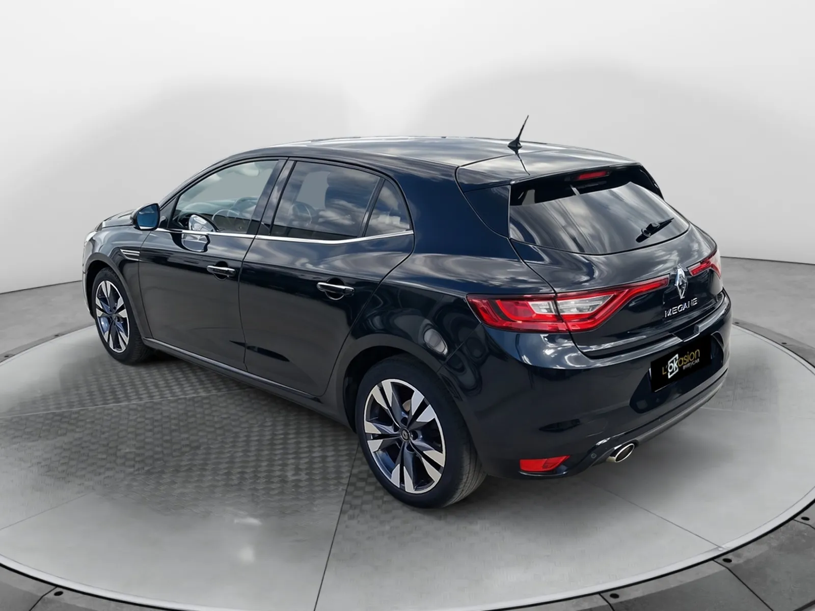 Acheter une renault Mégane IV Berline TCe 160 FAP d’occasion avec 97099km disponible immédiatement - photo 3