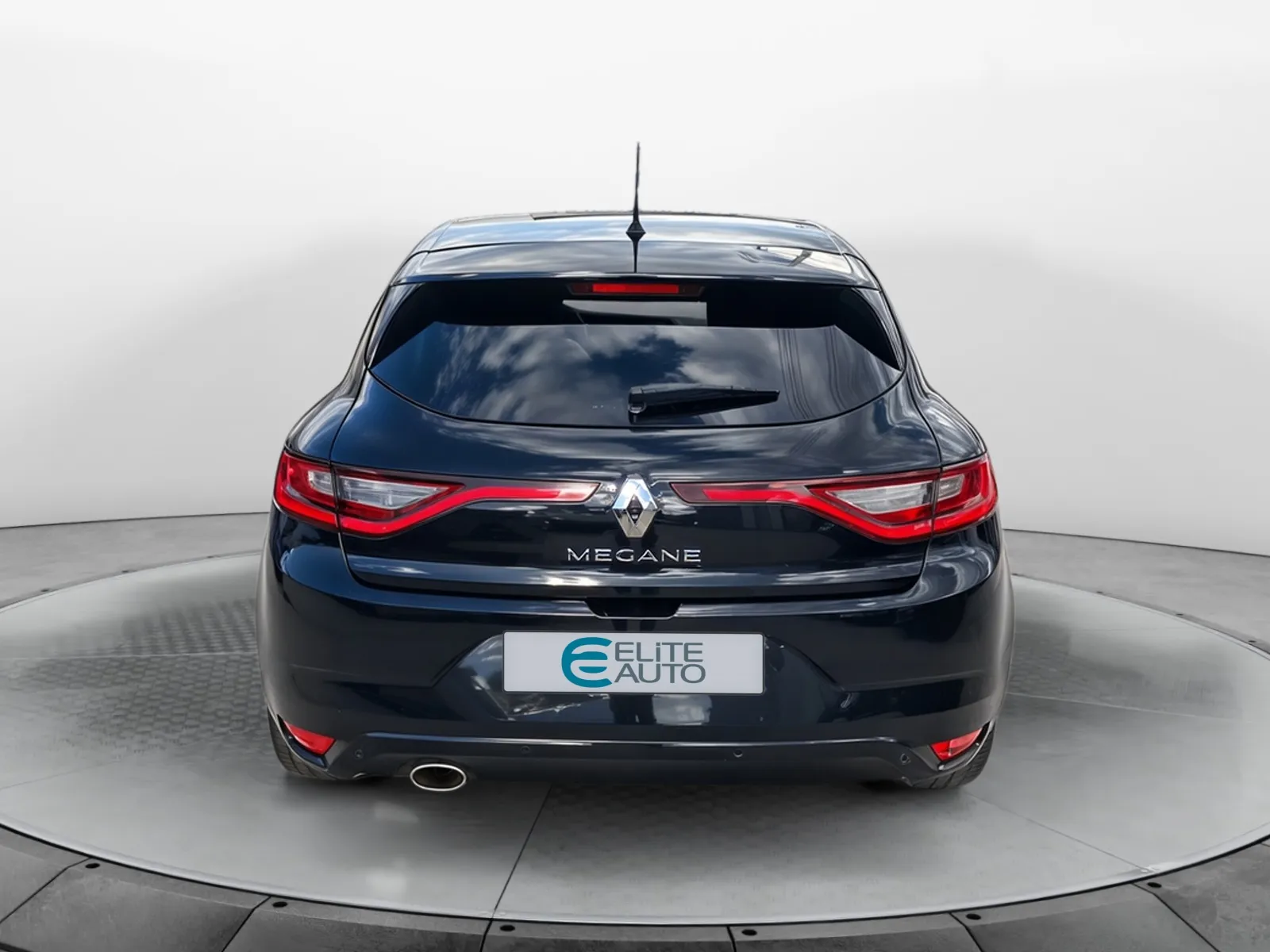 Acheter une renault Mégane IV Berline TCe 160 FAP d’occasion avec 97099km disponible immédiatement - photo 4