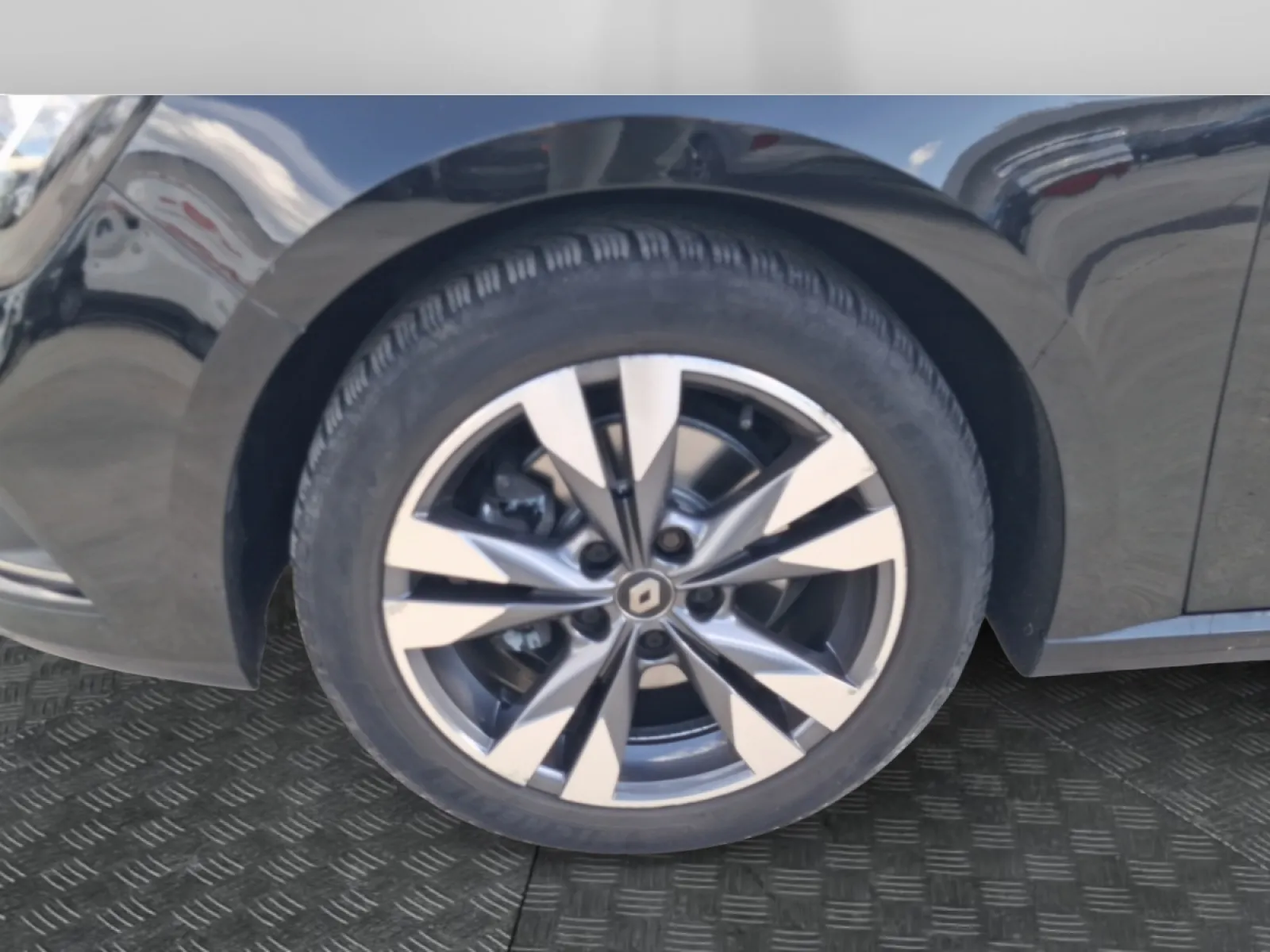 Acheter une renault Mégane IV Berline TCe 160 FAP d’occasion avec 97099km disponible immédiatement - photo 14