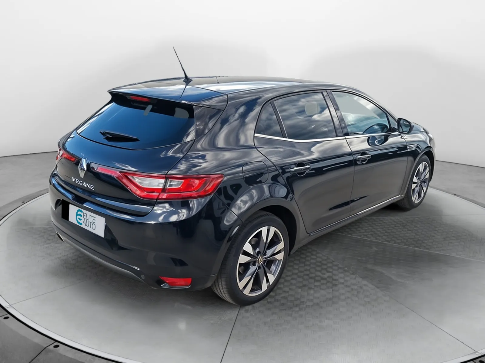 Acheter une renault Mégane IV Berline TCe 160 FAP d’occasion avec 97099km disponible immédiatement - photo 5