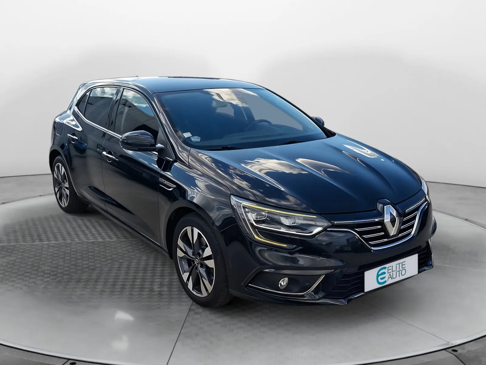 Acheter une renault Mégane IV Berline TCe 160 FAP d’occasion avec 97099km disponible immédiatement - photo 7