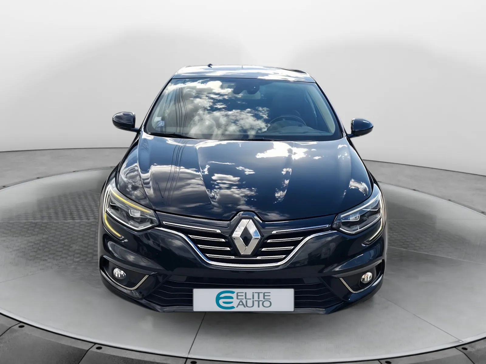 Acheter une renault Mégane IV Berline TCe 160 FAP d’occasion avec 97099km disponible immédiatement - photo 8
