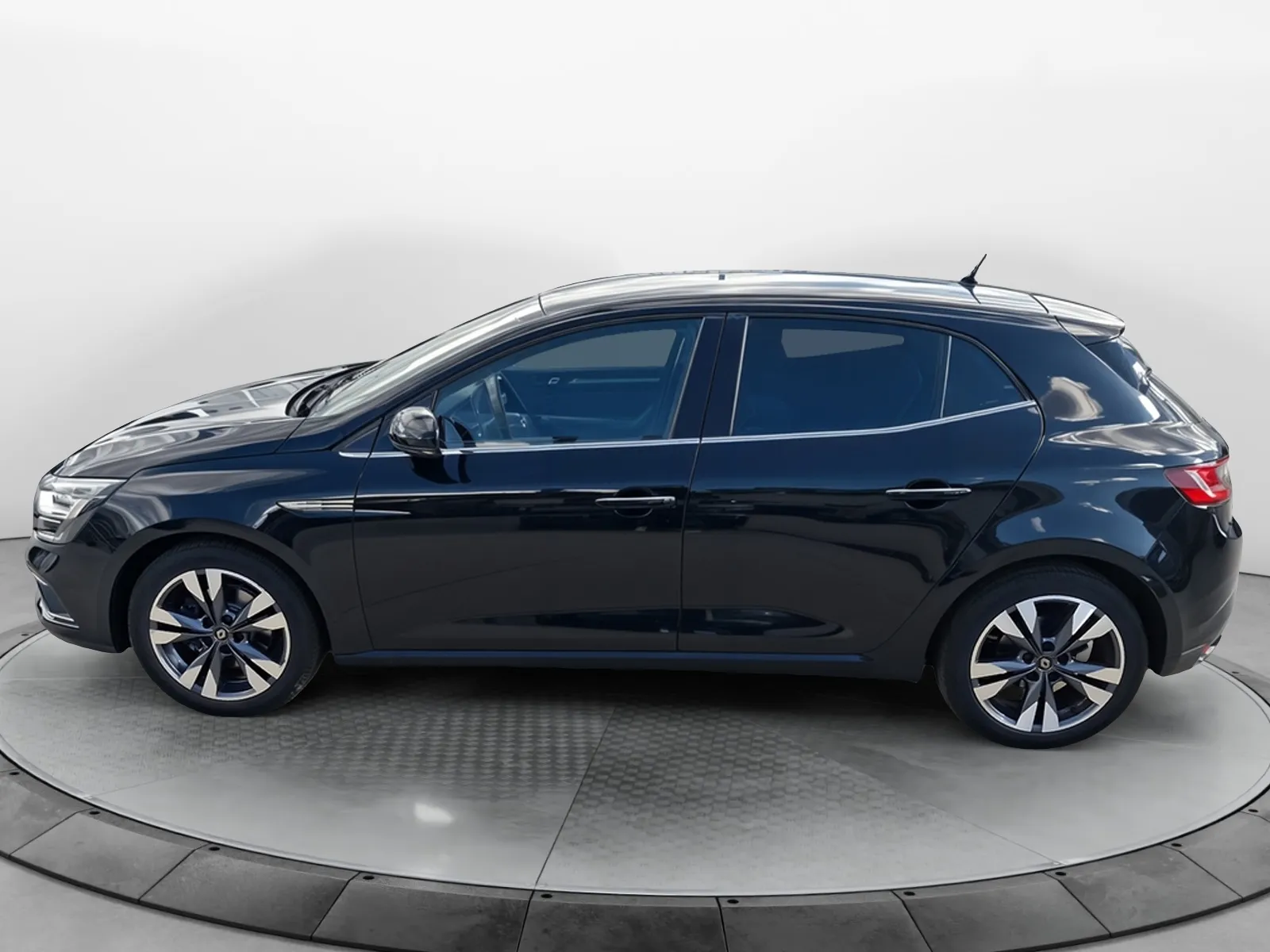 Acheter une renault Mégane IV Berline TCe 160 FAP d’occasion avec 97099km disponible immédiatement - photo 2