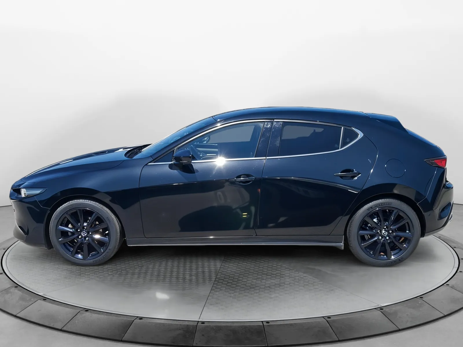 Acheter une mazda Mazda3 5 portes 2.0L SKYACTIV-X M Hybrid 180 ch 4x4 BVM6 d’occasion avec 36861km disponible immédiatement - photo 2