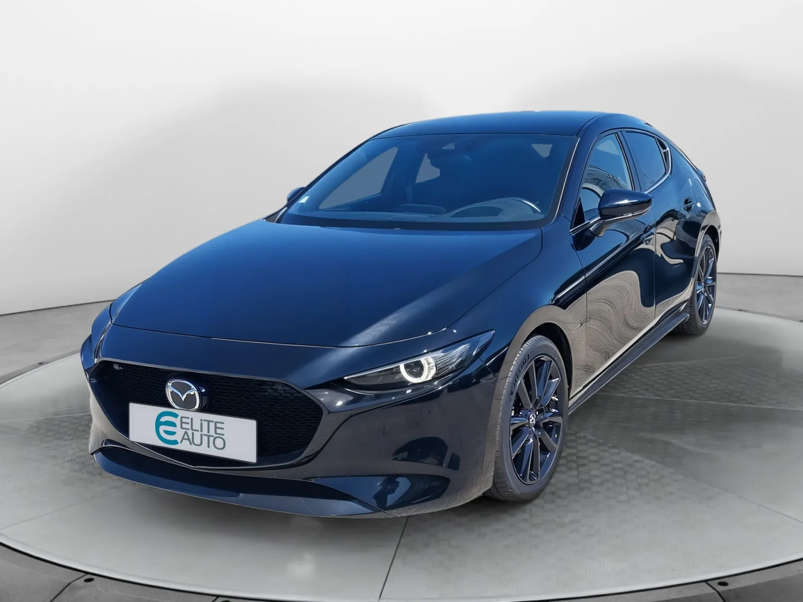 Acheter une mazda Mazda3 5 portes 2.0L SKYACTIV-X M Hybrid 180 ch 4x4 BVM6 d’occasion avec 36861km disponible immédiatement - photo 1