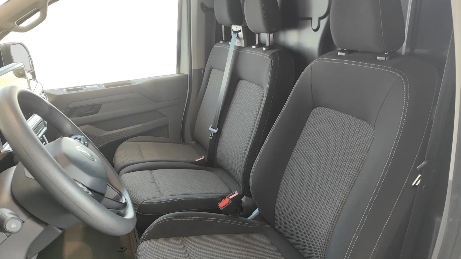 Acheter une volkswagen TRANSPORTER VAN L1H1 2.0 TDI 150 BVA8 d’occasion avec 14913km disponible immédiatement - photo 11
