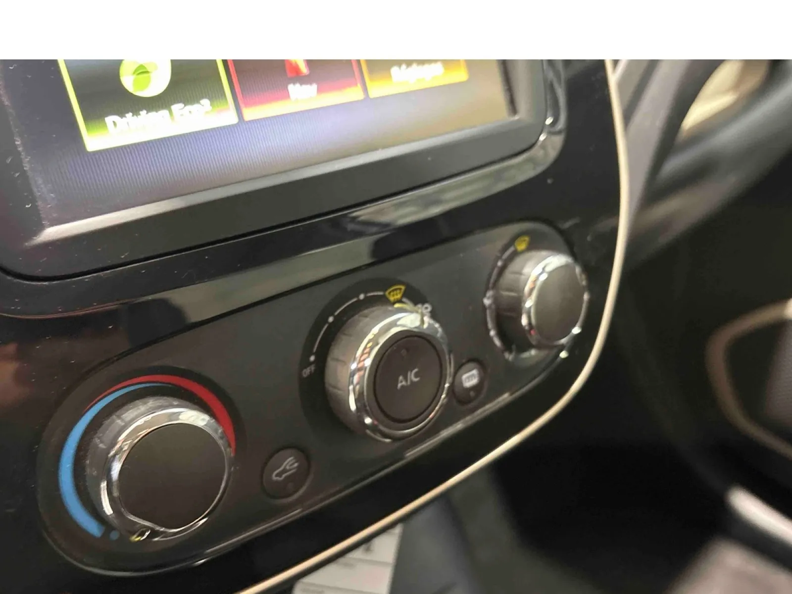 Acheter une renault Captur TCe 90 - 19 d’occasion avec 78810km disponible immédiatement - photo 17