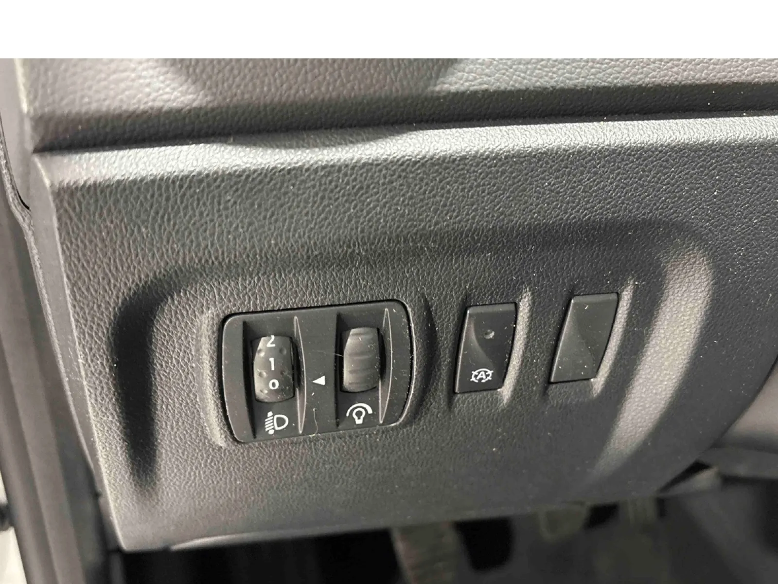 Acheter une renault Captur TCe 90 - 19 d’occasion avec 78810km disponible immédiatement - photo 20