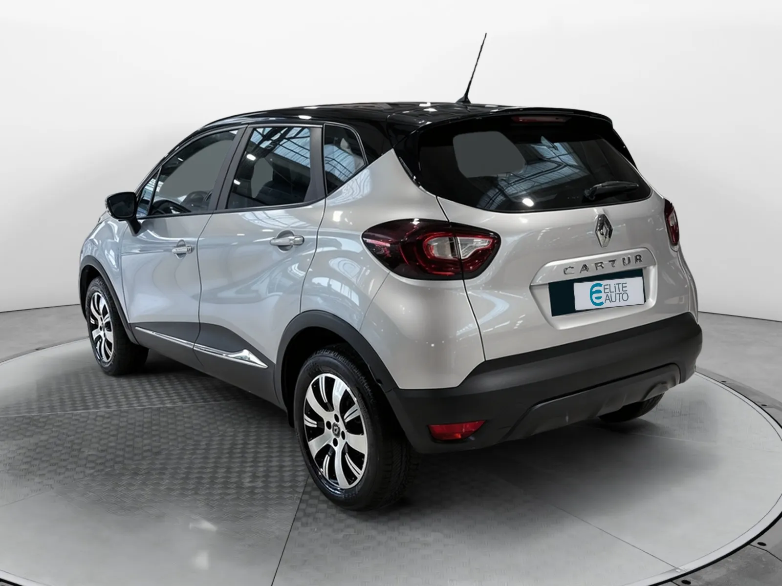 Acheter une renault Captur TCe 90 - 19 d’occasion avec 78810km disponible immédiatement - photo 3
