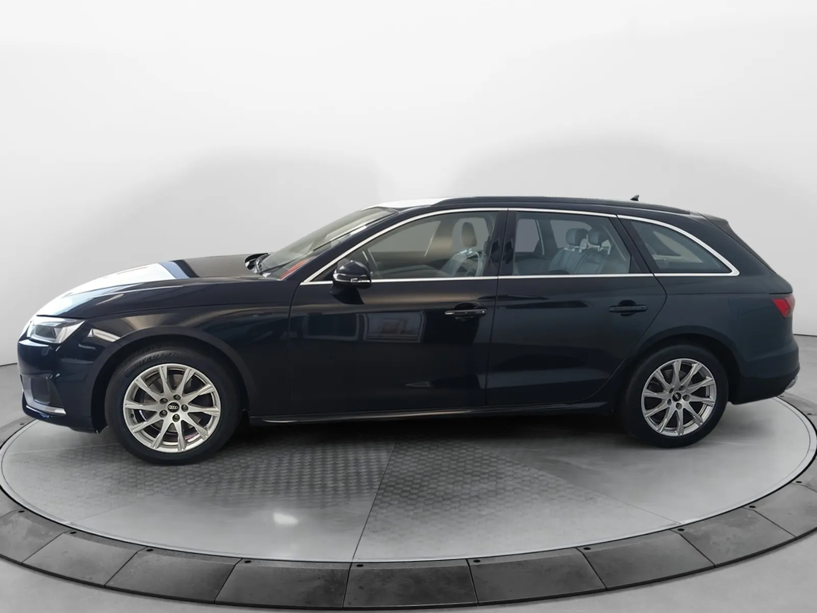 Acheter une audi A4 Avant 35 TDI 163 S tronic 7 d’occasion avec 84550km disponible immédiatement - photo 2