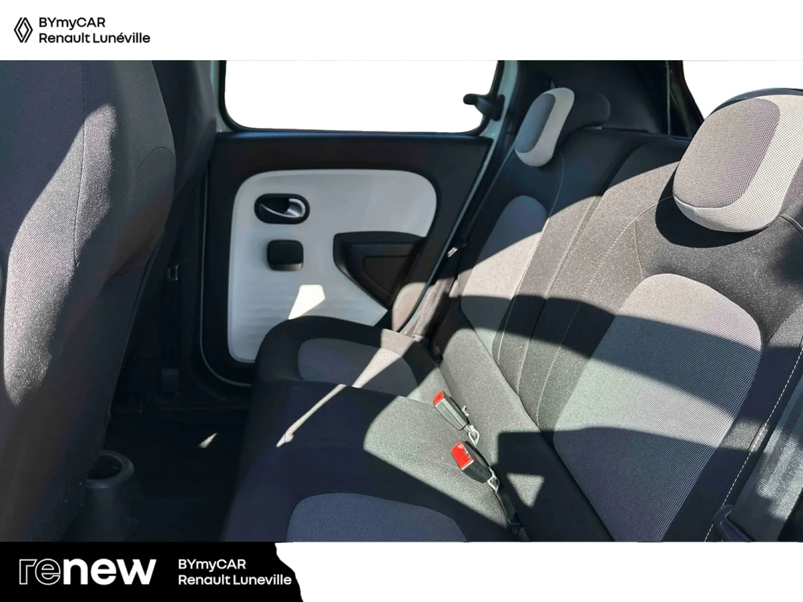 Acheter une renault Twingo III E-Tech d’occasion avec 19474km disponible immédiatement - photo 12