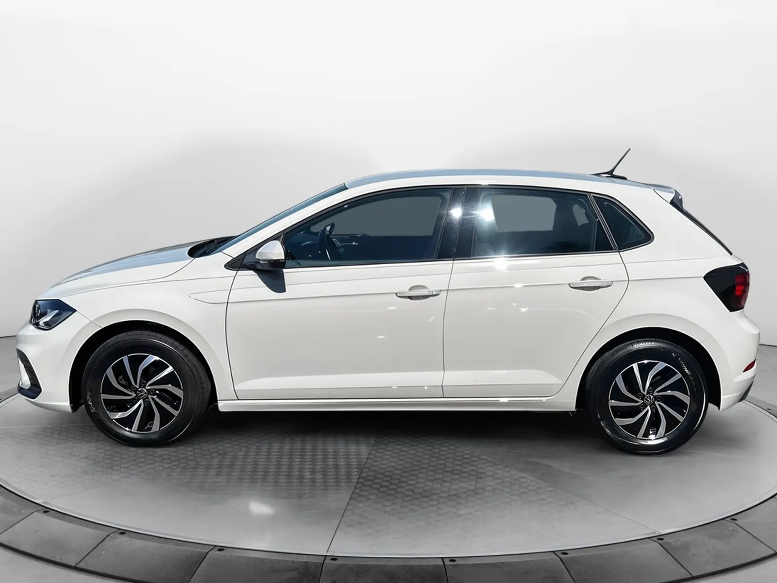 Acheter une volkswagen Polo 1.0 TSI 95 S&S BVM5 d’occasion avec 24000km disponible immédiatement - photo 2