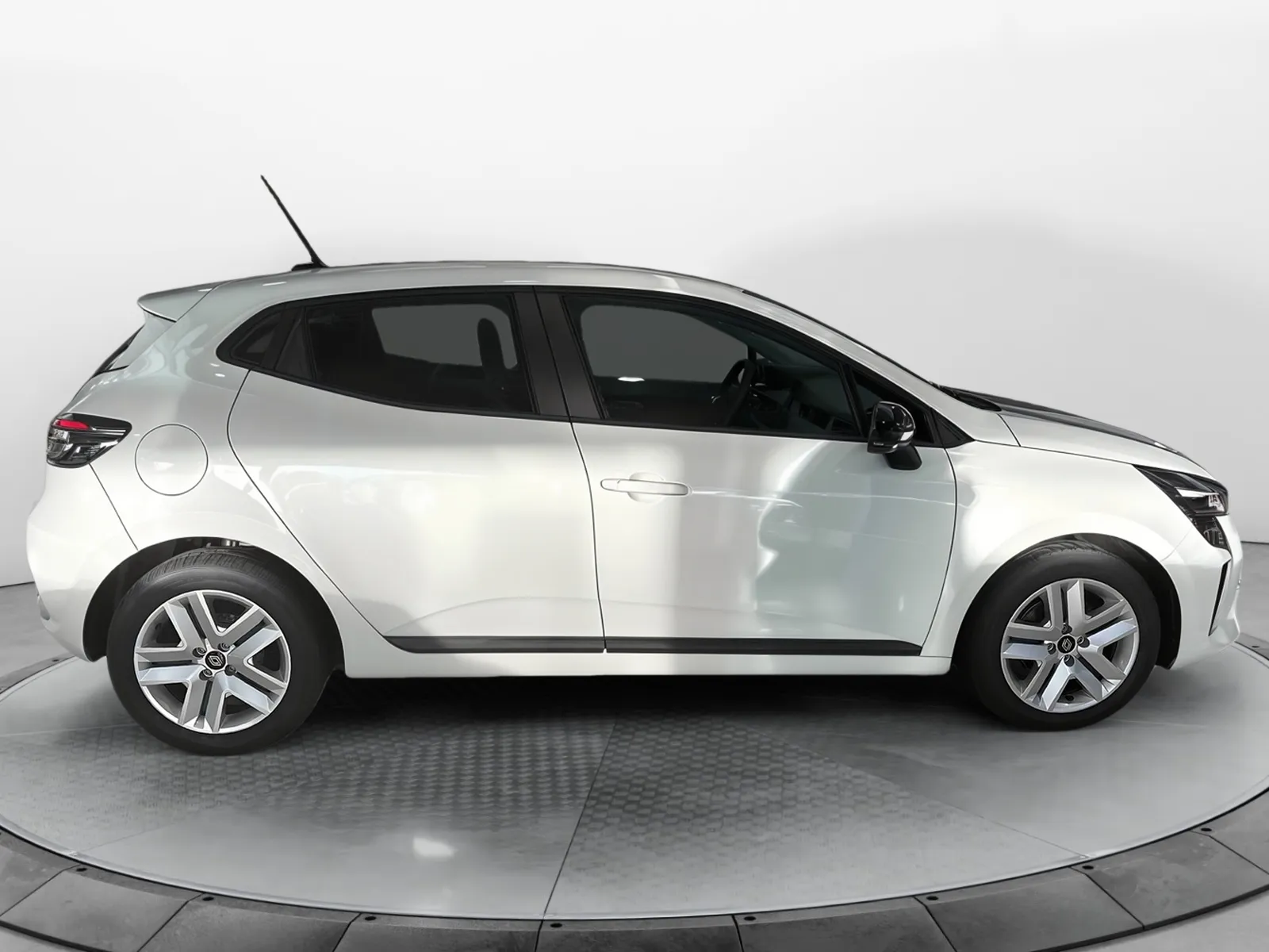 Acheter une renault Clio TCe 90 ch GSR2 d’occasion avec 10km disponible immédiatement - photo 6