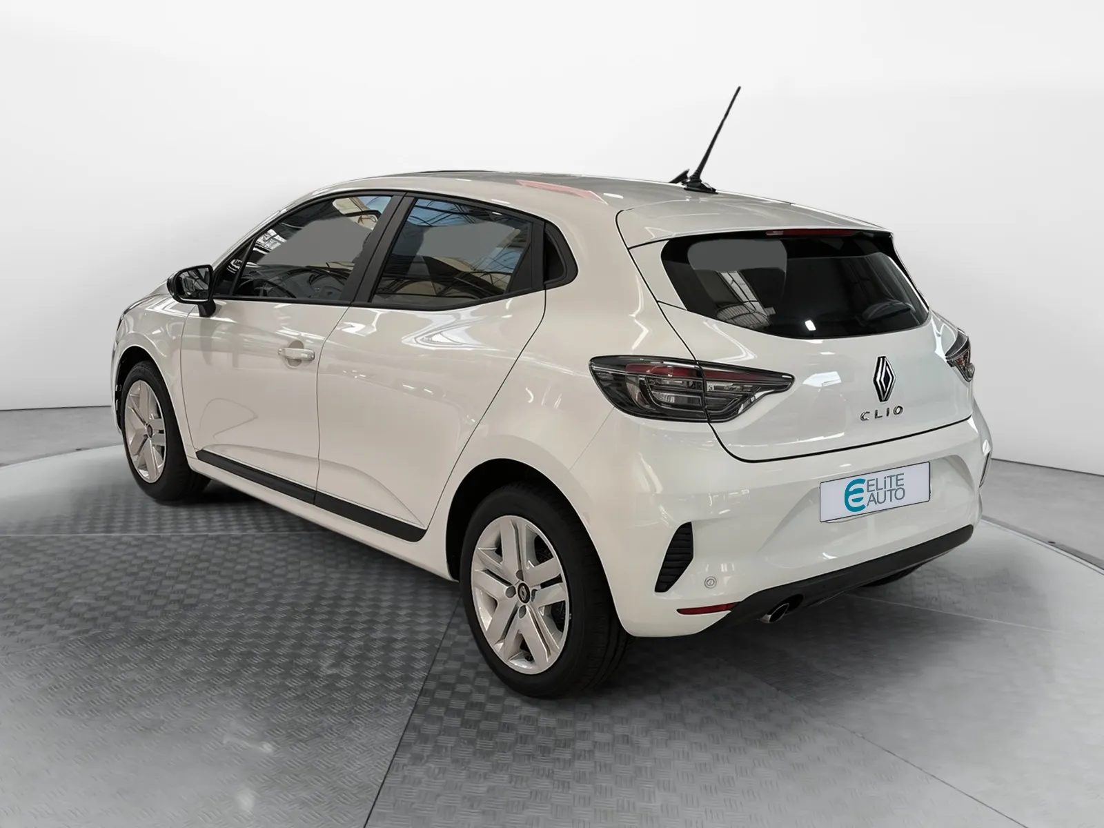 Acheter une renault Clio TCe 90 ch GSR2 d’occasion avec 10km disponible immédiatement - photo 3