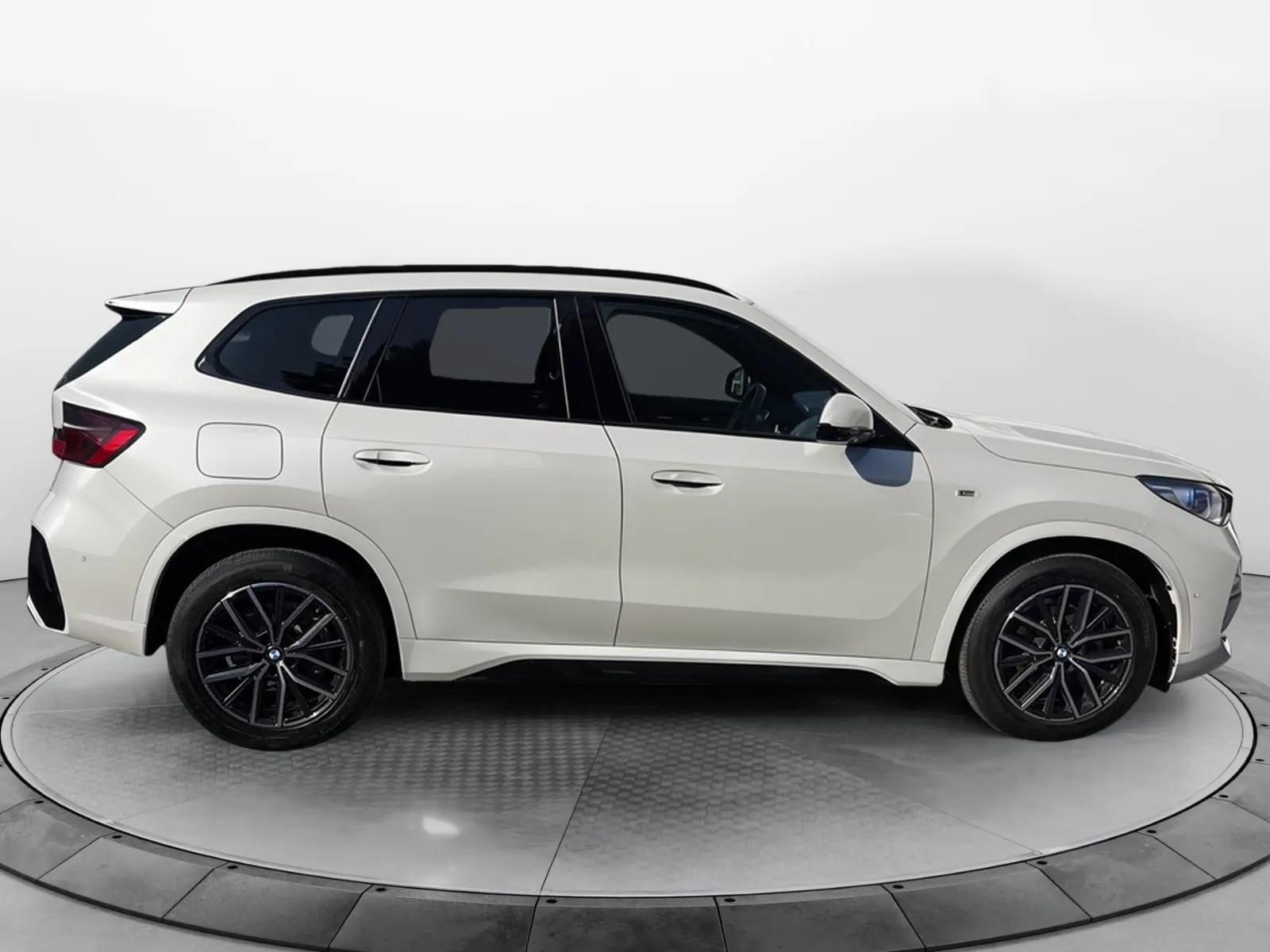 BMW X1 U11 M Sport - photo 6