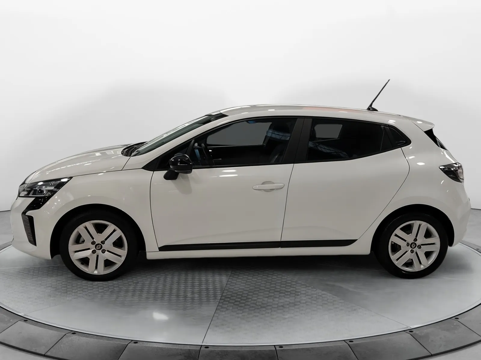 Acheter une renault Clio E-Tech full hybrid 145 ch GSR2 d’occasion avec 16425km disponible immédiatement - photo 2