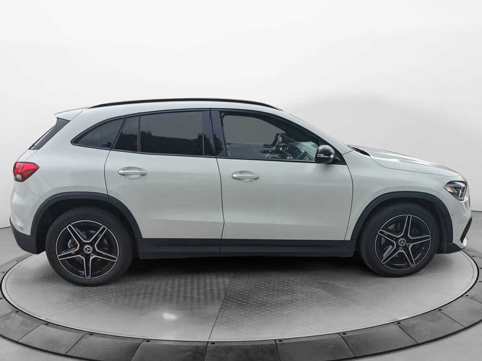 Acheter une mercedes GLA 200 d 8G-DCT d’occasion avec 48616km disponible immédiatement - photo 6