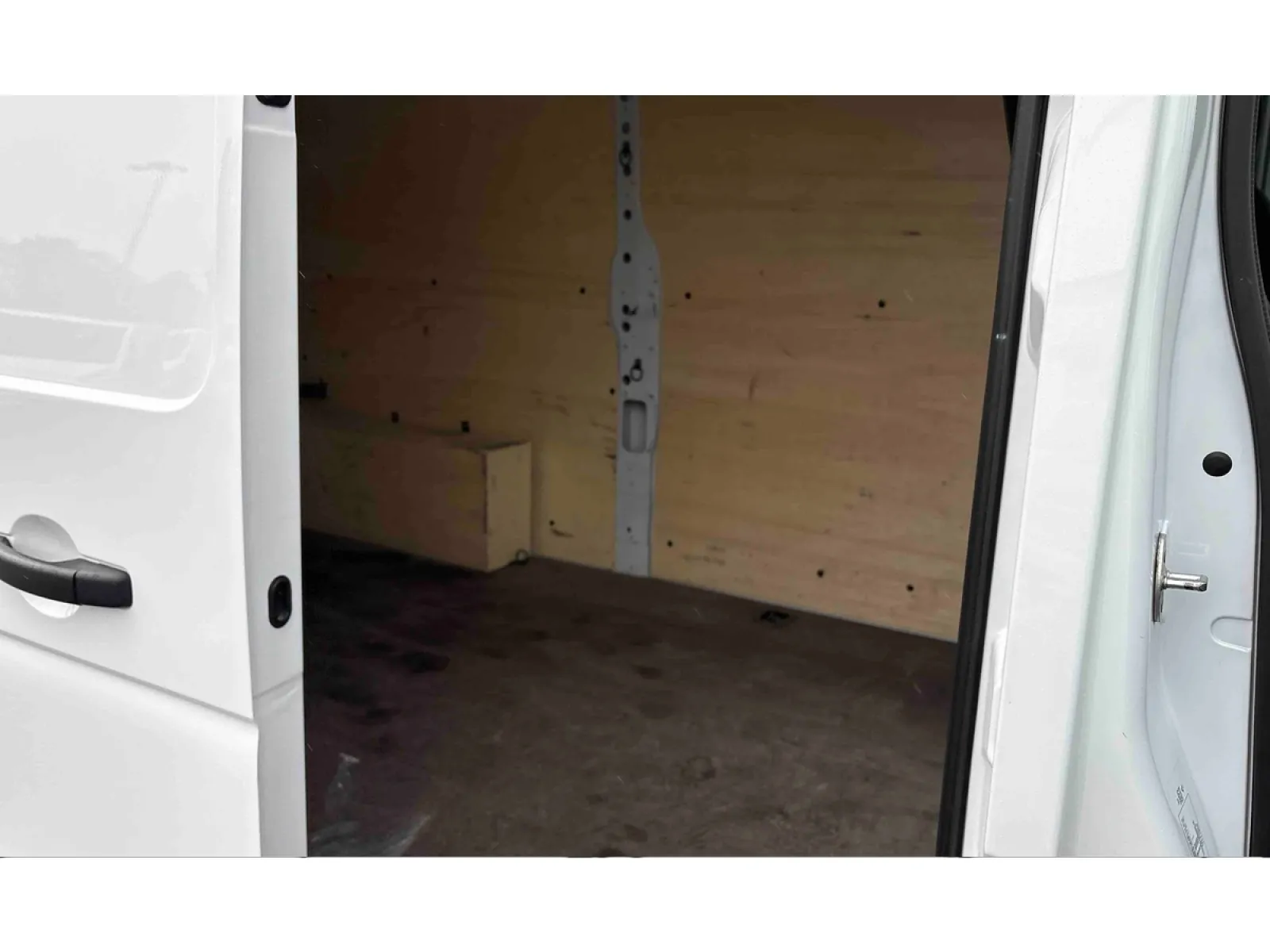 Acheter une renault MASTER FGN TRAC F3300 L2H2 BLUE DCI 135 d’occasion avec 71576km disponible immédiatement - photo 12